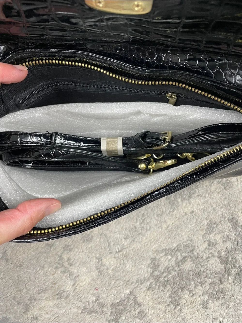 NWT Bellini Black Faux Patent Leather Croc Clutch Wristlet Crossbody Bag